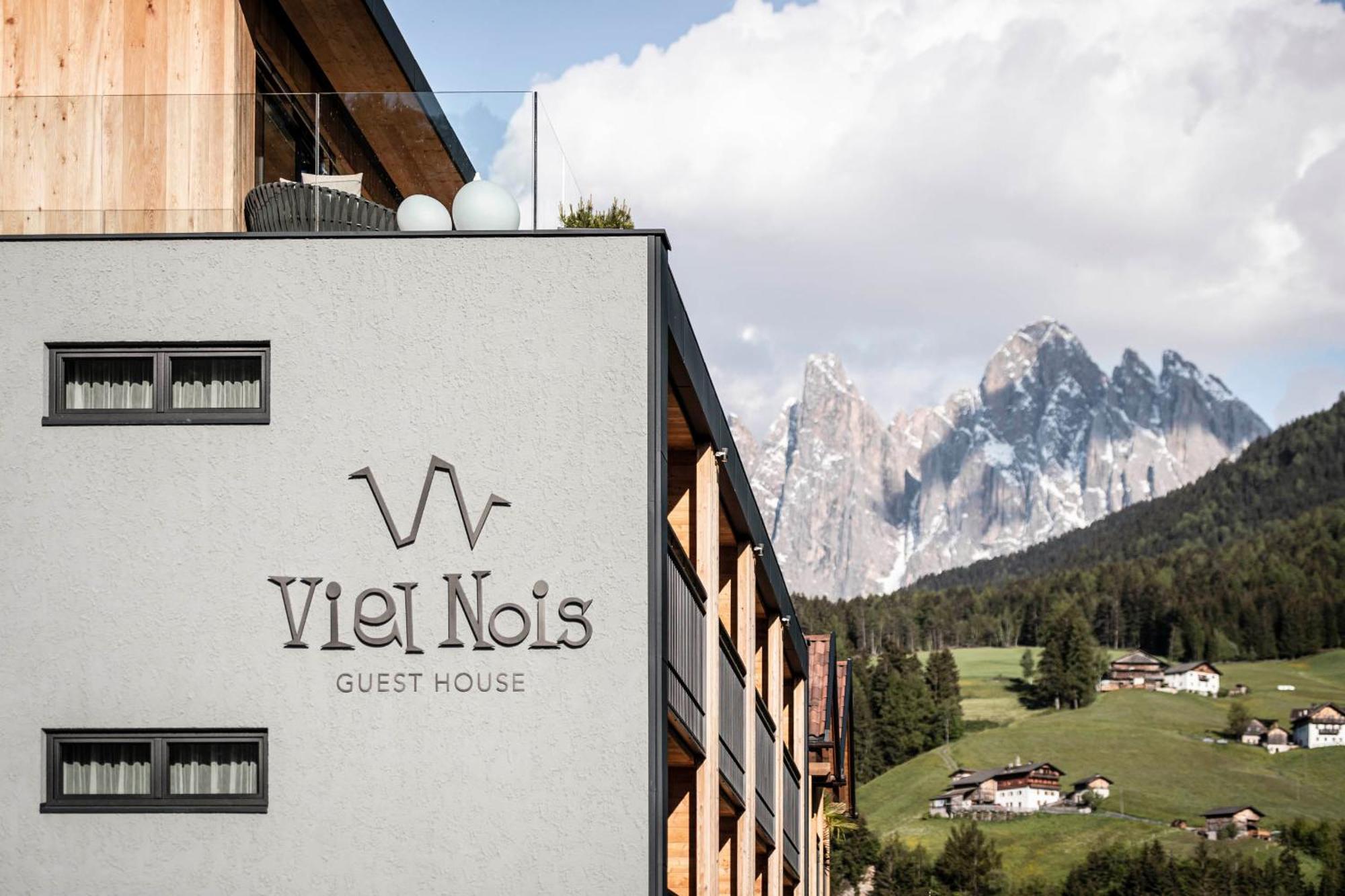 Viel Nois Guest House Фунес Екстериор снимка